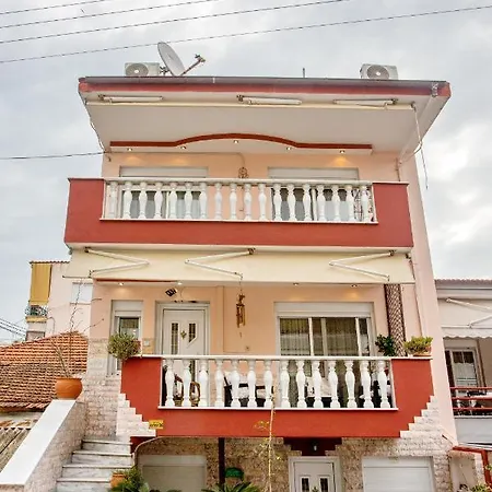 George * Néa Péramos